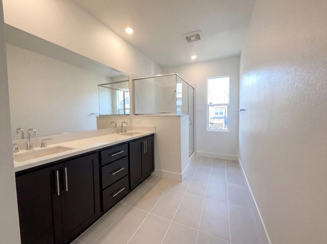 441 N Paso Robles Dr, Tracy, CA 95391