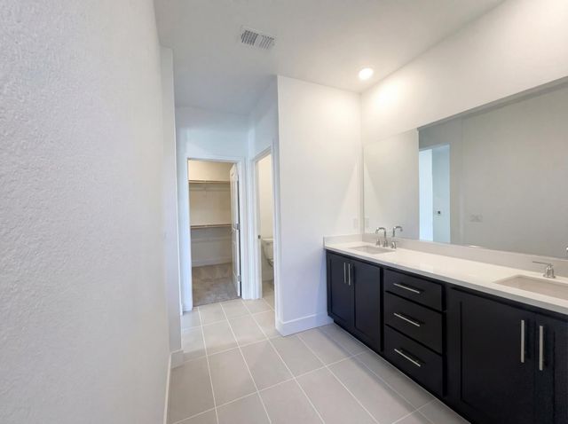 441 N Paso Robles Dr, Tracy, CA 95391