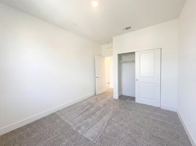 441 N Paso Robles Dr, Tracy, CA 95391