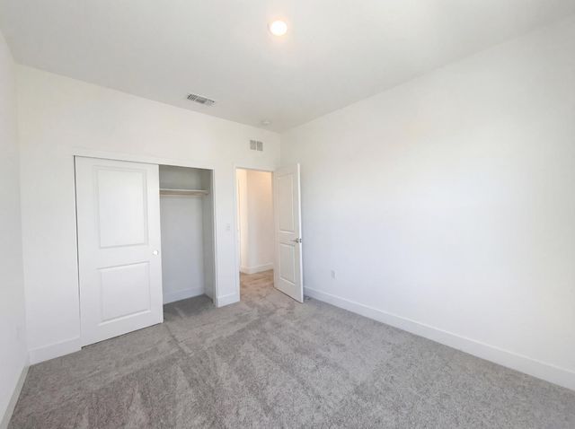 441 N Paso Robles Dr, Tracy, CA 95391