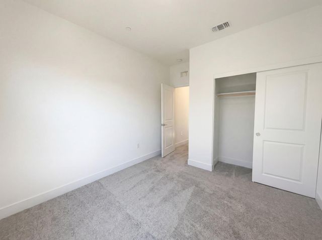 441 N Paso Robles Dr, Tracy, CA 95391