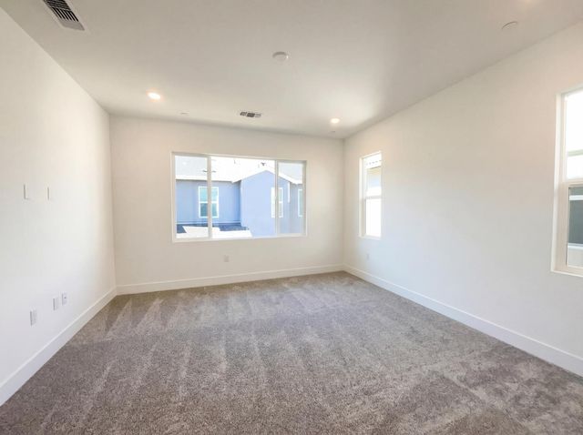 441 N Paso Robles Dr, Tracy, CA 95391