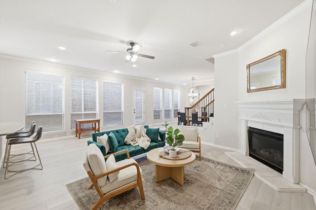 2462 Sunderland Lane, Lewisville, TX 75067