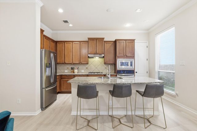 2462 Sunderland Lane, Lewisville, TX 75067