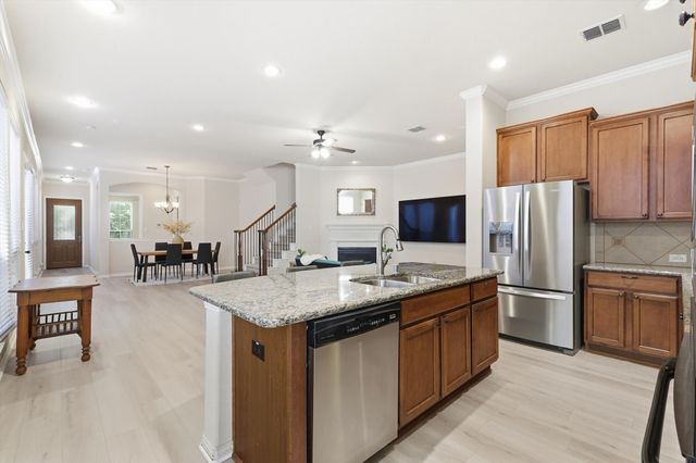 2462 Sunderland Lane, Lewisville, TX 75067