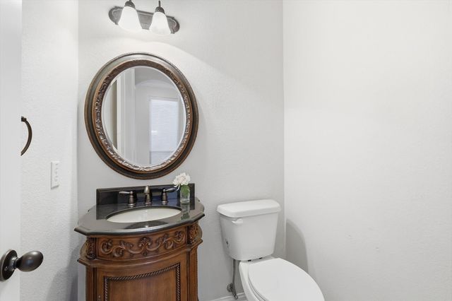 2462 Sunderland Lane, Lewisville, TX 75067