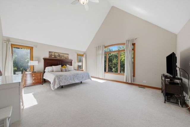 11555 S Elbridge Avenue, Palos Park, IL 60464