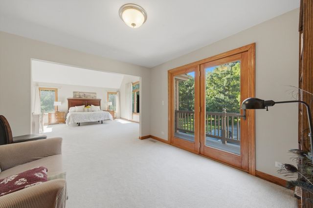 11555 S Elbridge Avenue, Palos Park, IL 60464