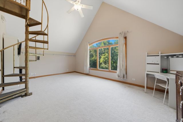 11555 S Elbridge Avenue, Palos Park, IL 60464