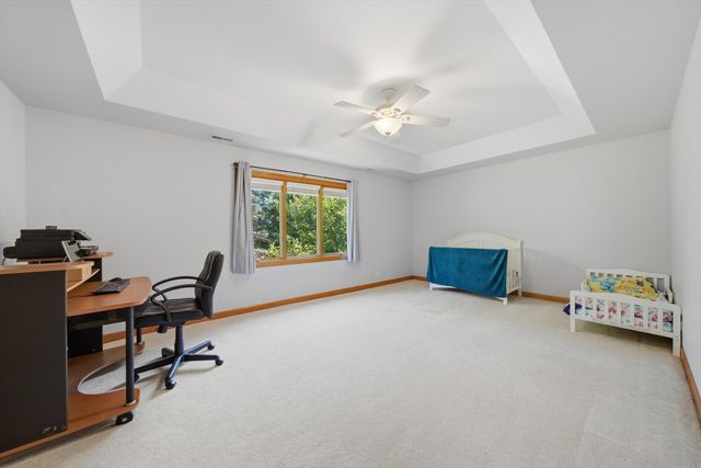 11555 S Elbridge Avenue, Palos Park, IL 60464