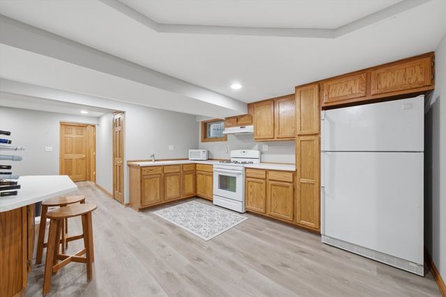 11555 S Elbridge Avenue, Palos Park, IL 60464
