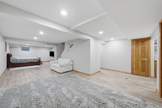 11555 S Elbridge Avenue, Palos Park, IL 60464