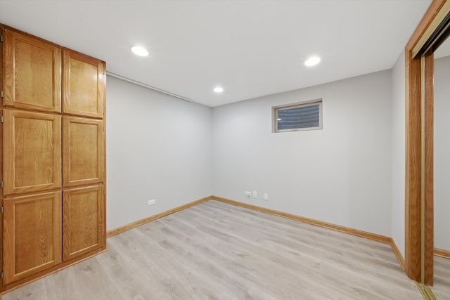 11555 S Elbridge Avenue, Palos Park, IL 60464