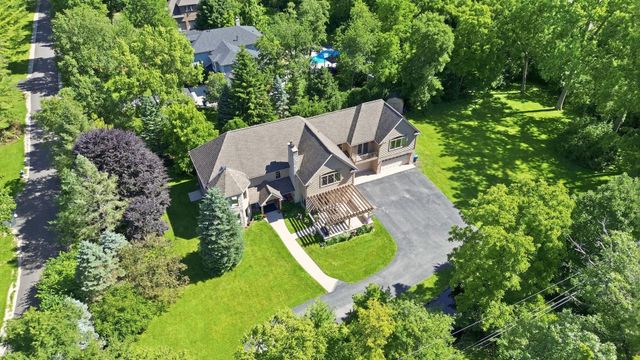 11555 S Elbridge Avenue, Palos Park, IL 60464