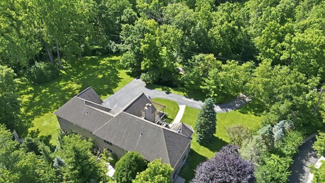 11555 S Elbridge Avenue, Palos Park, IL 60464