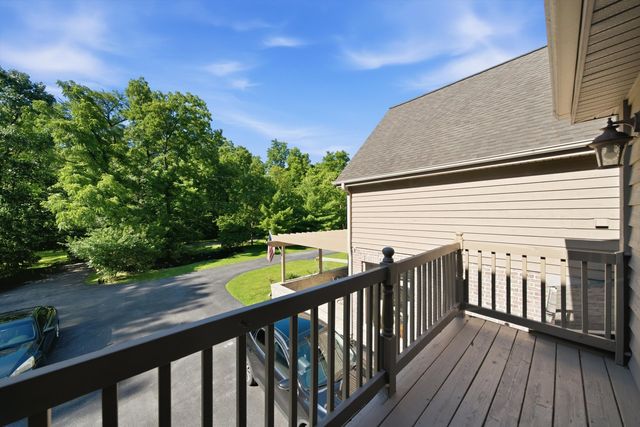 11555 S Elbridge Avenue, Palos Park, IL 60464