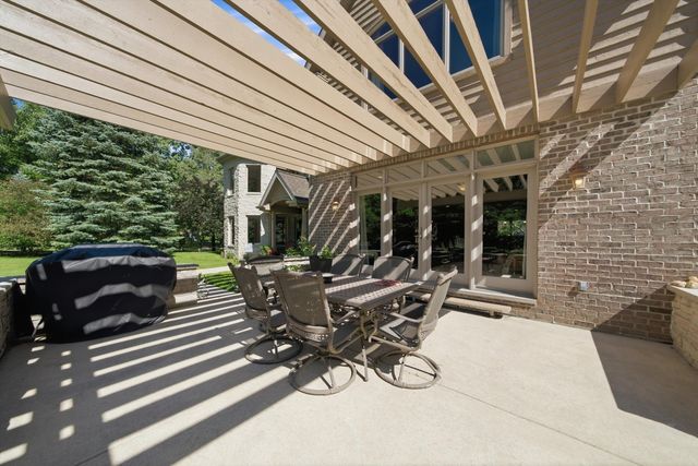 11555 S Elbridge Avenue, Palos Park, IL 60464