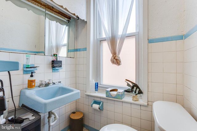 303 ROXBOROUGH AVE, Philadelphia, PA 19128