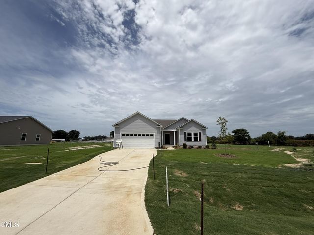 111 Finch Lane, Four Oaks, NC 27524