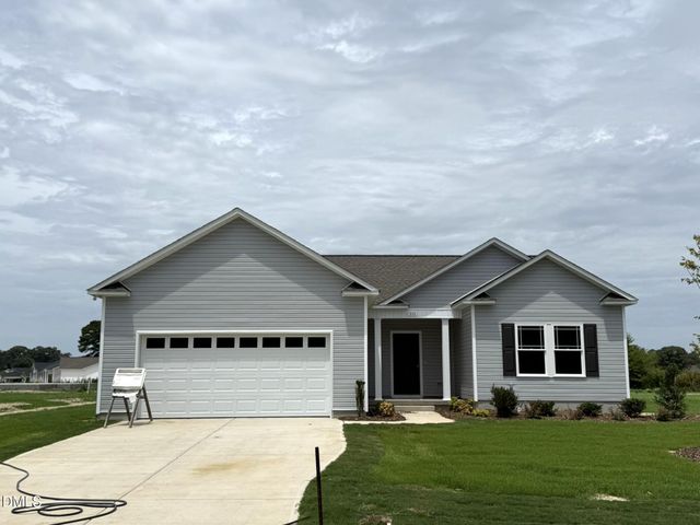 111 Finch Lane, Four Oaks, NC 27524