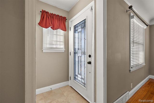 21819 California Street, Saint Clair Shores, MI 48080