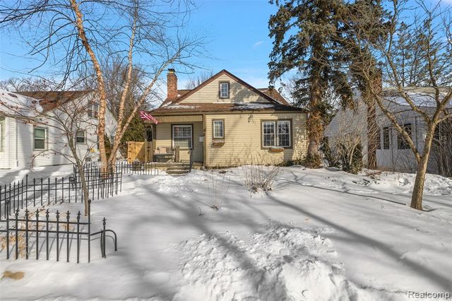 21819 California Street, Saint Clair Shores, MI 48080