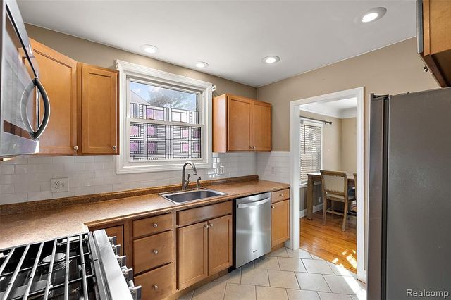 21819 California Street, Saint Clair Shores, MI 48080