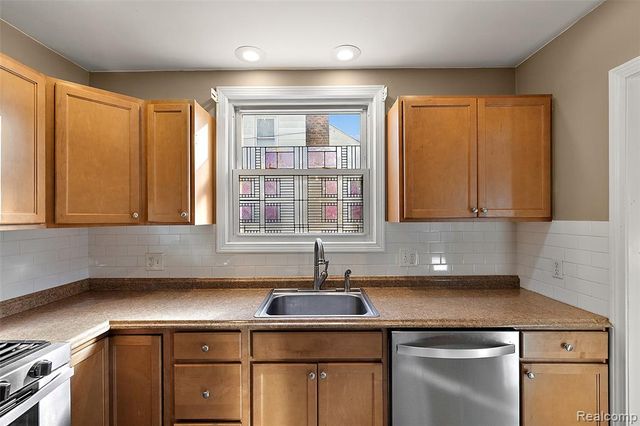 21819 California Street, Saint Clair Shores, MI 48080