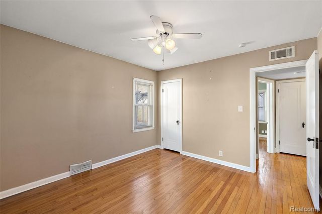 21819 California Street, Saint Clair Shores, MI 48080