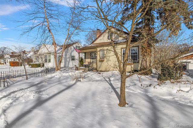 21819 California Street, Saint Clair Shores, MI 48080