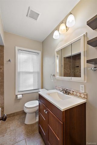 21819 California Street, Saint Clair Shores, MI 48080