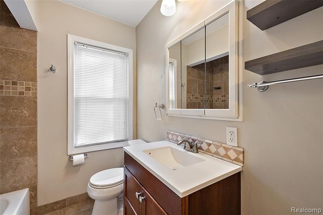 21819 California Street, Saint Clair Shores, MI 48080