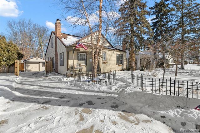 21819 California Street, Saint Clair Shores, MI 48080