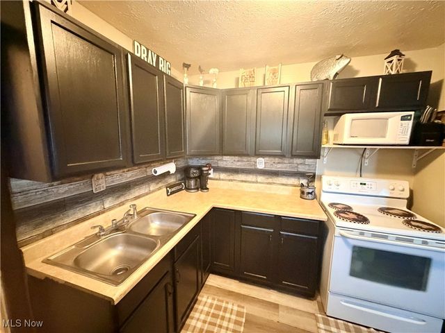 1386 Brookdale Lane, Kent, OH 44240