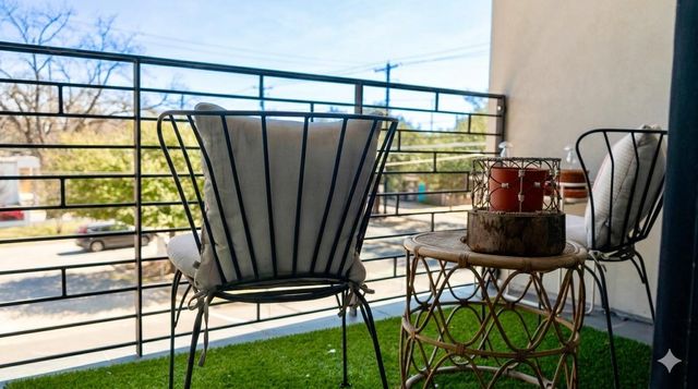 1322 E 12th ST 201, Austin, TX 78702