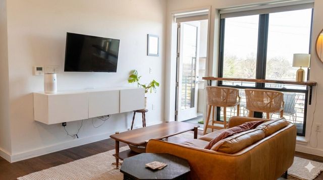 1322 E 12th ST 201, Austin, TX 78702