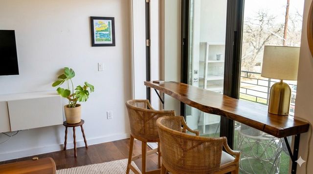 1322 E 12th ST 201, Austin, TX 78702