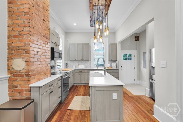 309 W 34th Street, Savannah, GA 31401