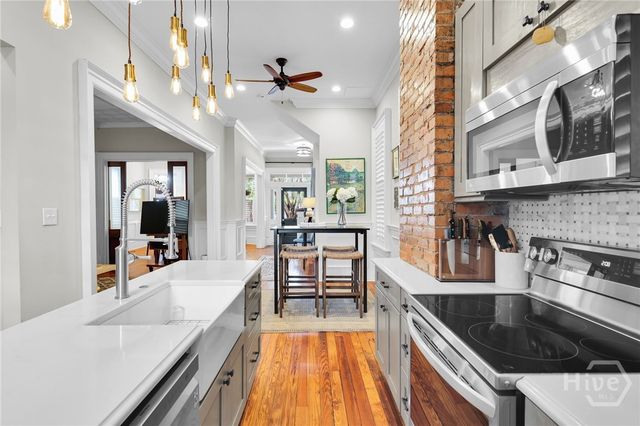 309 W 34th Street, Savannah, GA 31401