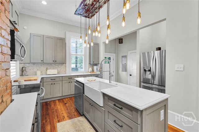 309 W 34th Street, Savannah, GA 31401