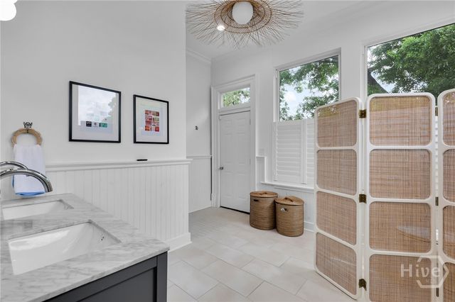 309 W 34th Street, Savannah, GA 31401