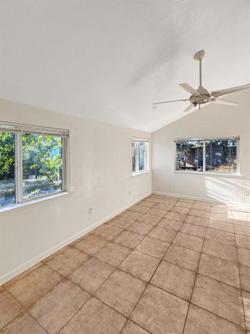 111 Covey Rd, Auburn, CA 95603