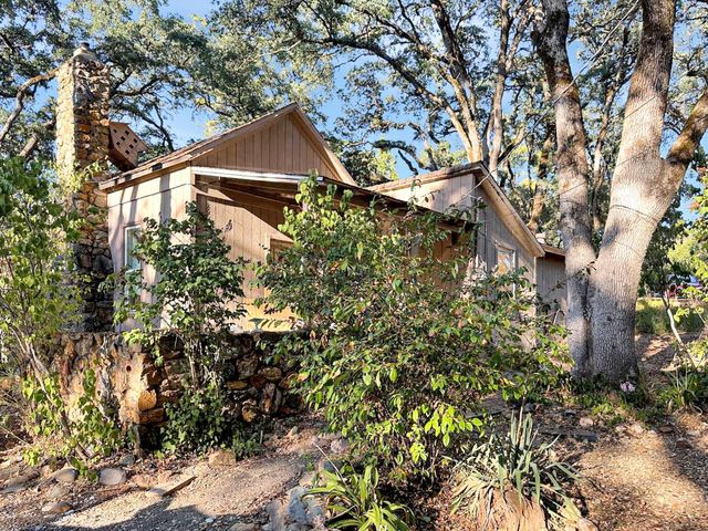 111 Covey Rd, Auburn, CA 95603