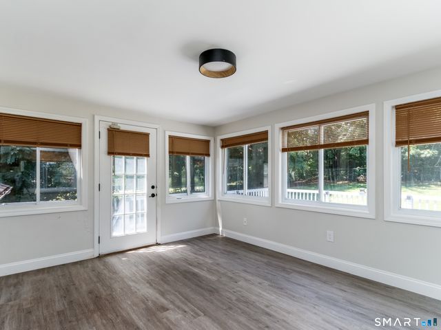6 Liberty Terrace, North Haven, CT 06473