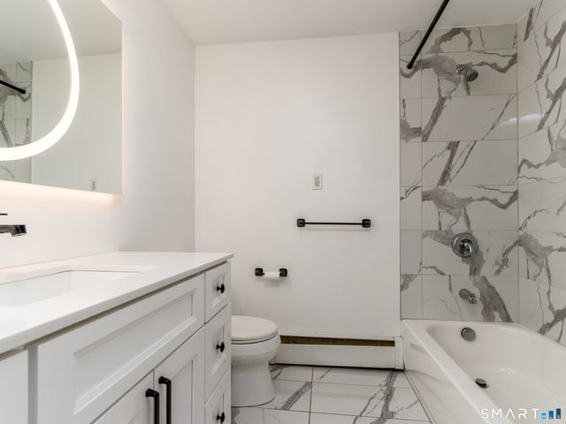 6 Liberty Terrace, North Haven, CT 06473