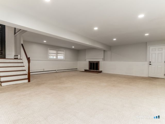 6 Liberty Terrace, North Haven, CT 06473