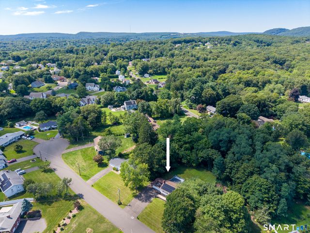 6 Liberty Terrace, North Haven, CT 06473