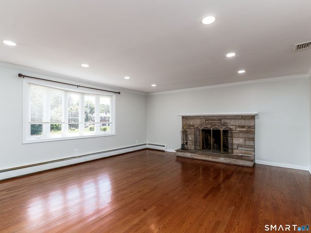 6 Liberty Terrace, North Haven, CT 06473