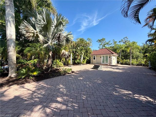 4874 Southern Breeze DR, Naples, FL 34114