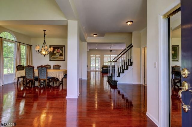 5 Pauma Valley Ct, Montgomery Twp., NJ 08558